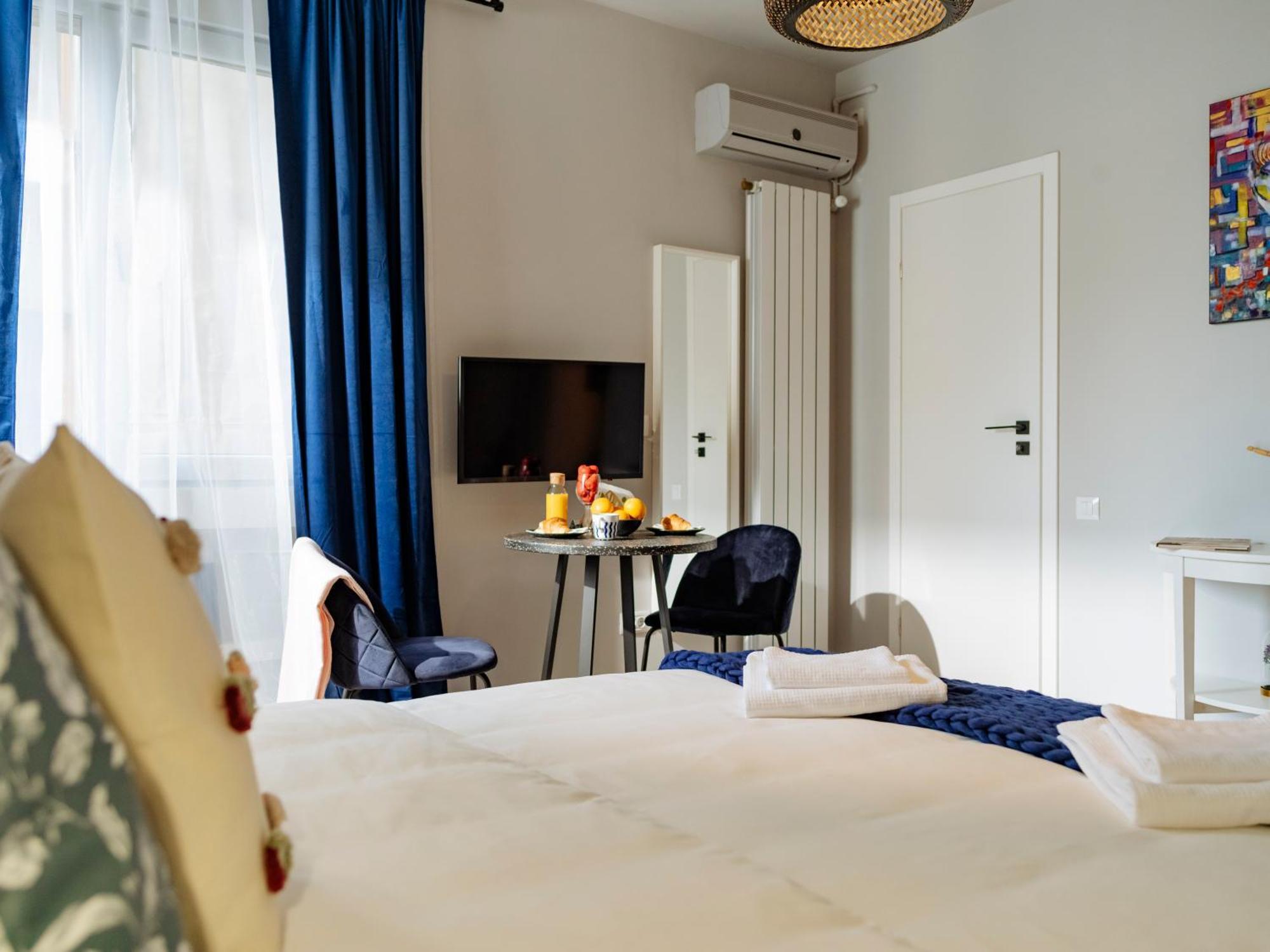 Petite Maison Sur Le Boulevard 布加勒斯特 外观 照片